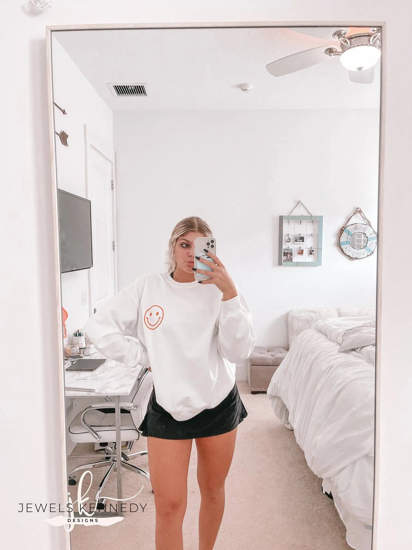 Good Vibes Smile Crewneck - JEWELS KENNEDY DESIGNS