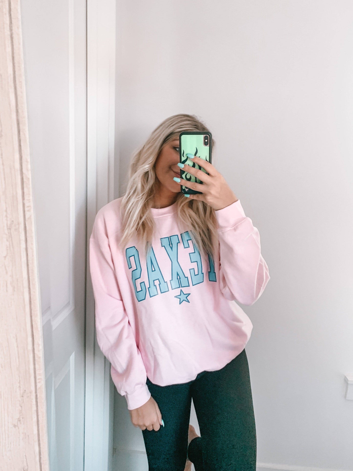 Texas Crewneck - JEWELS KENNEDY DESIGNS