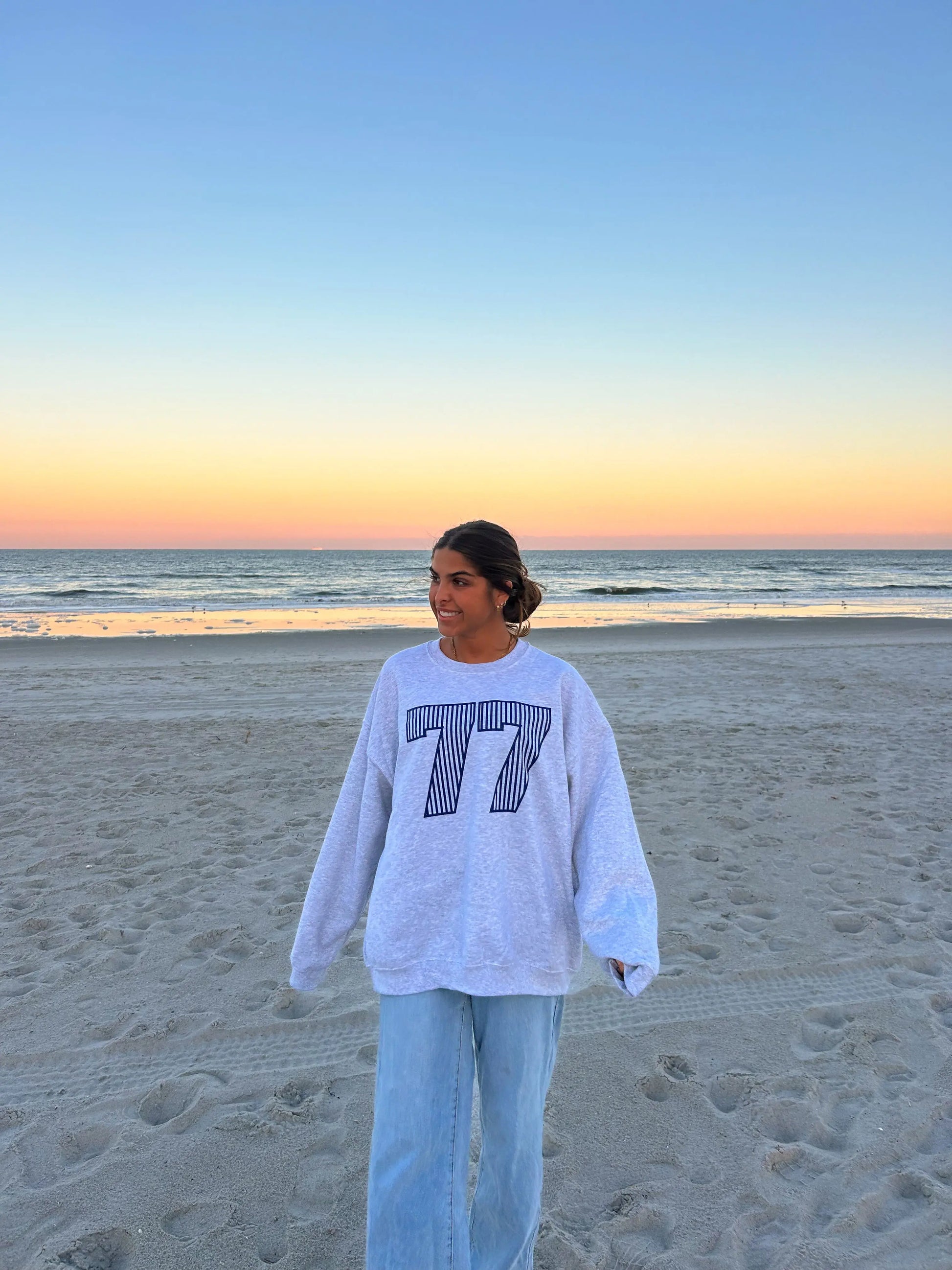 77 CREWNECK